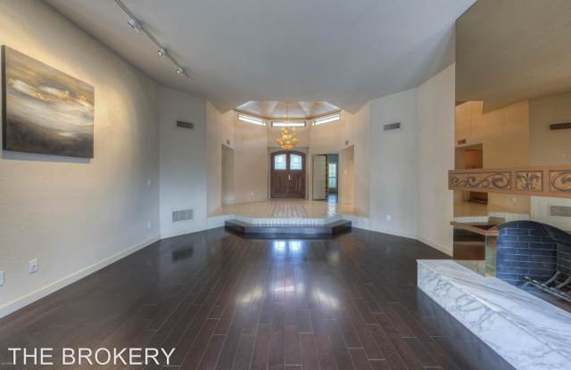 2737 E. Arizona Biltmore Circle Unit 23 Gallery 3