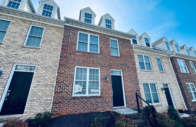 Newer Townhouse (Wiggington Place) photos photos