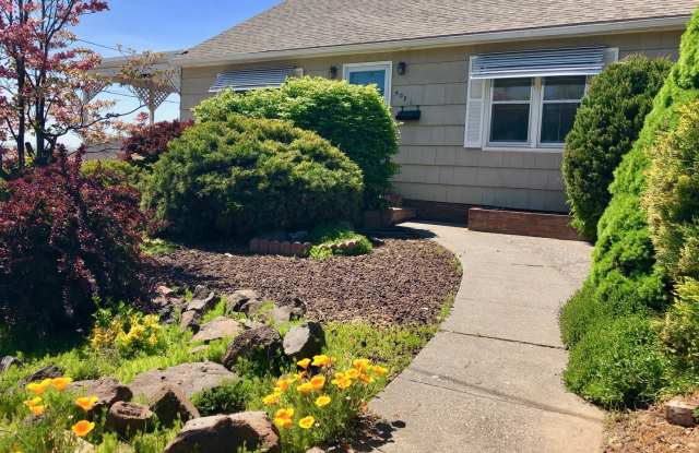 Charming North Hill Home with Beautiful Landscaping and Water Included! photos photos