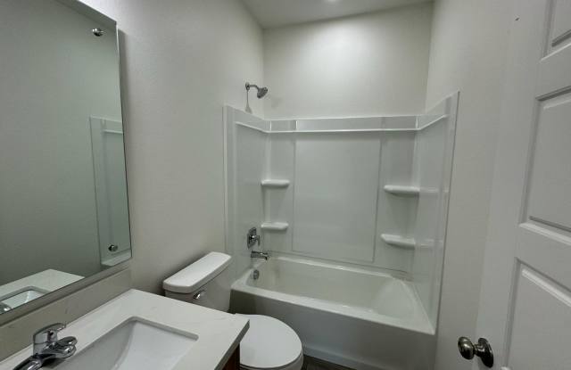 1202 W Platinum Dr Gallery 4