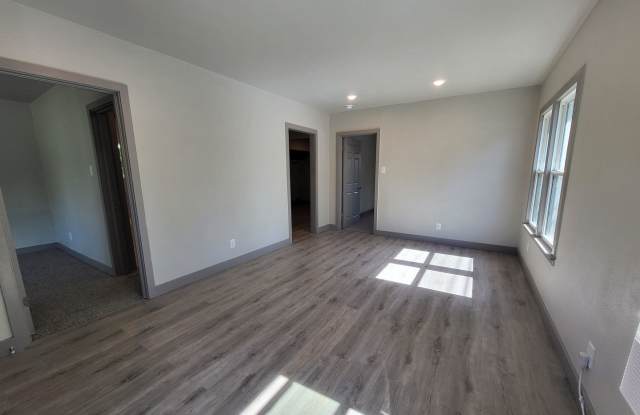 Completely Remodeled and Ready for Move-In photos photos