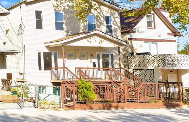 661 Catherine Street Gallery 1