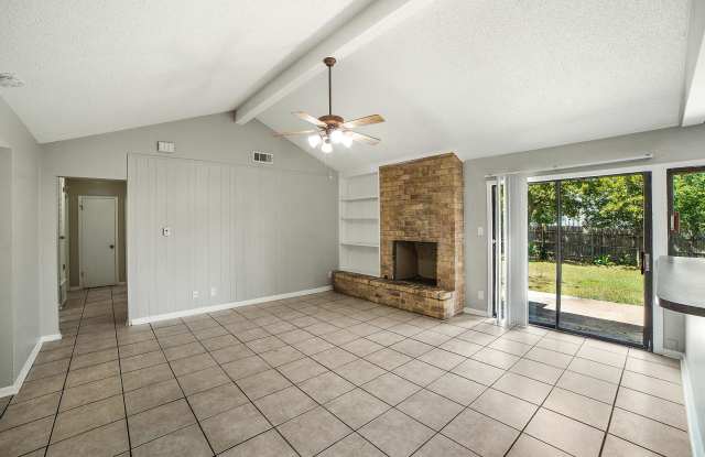 8912 Hunters Trace Gallery 4