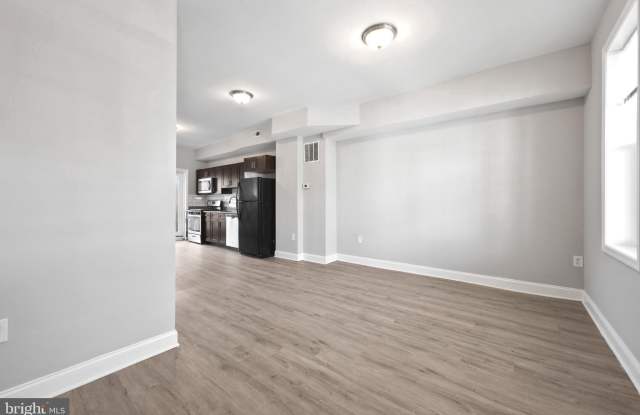 665 DUMBARTON Avenue Gallery 3