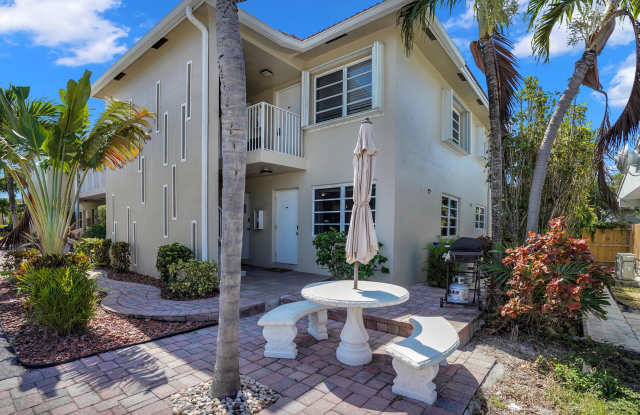 3212 NE 9th photos photos