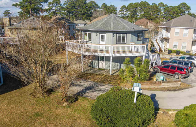502 Tree Top Ln. photos photos