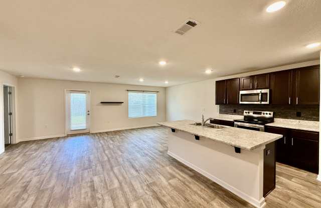 6420 Churchill Cir Gallery 3