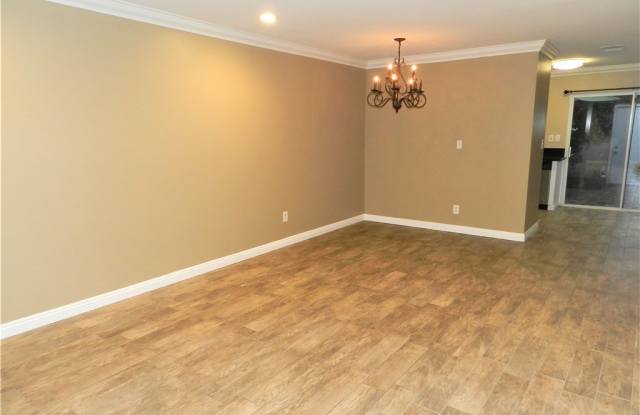 1727 Kingsdown Court Gallery 2
