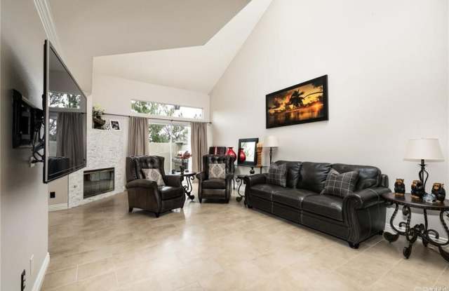 593 S Glenhurst Drive Gallery 4