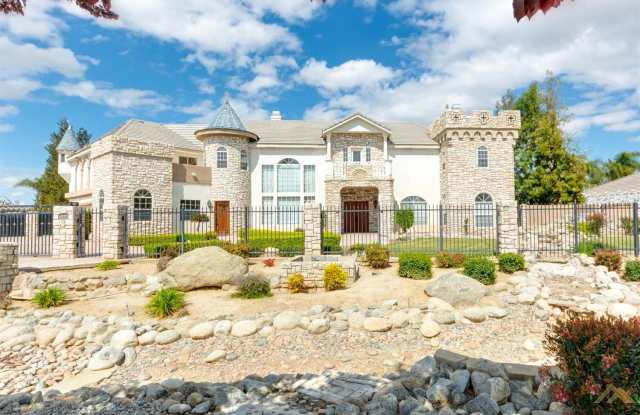 17564 Harvest Grove Court - 17564 Harvest Grove Court, Rosedale, CA 93314