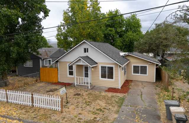 Charming Bungalow in South East Albany Gallery 1