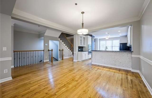 600 Vinings Estates Drive SE Gallery 4