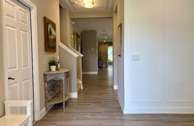 Gorgeous 4-bedroom Model Home in 55+ Community for Rent! Gallery 3