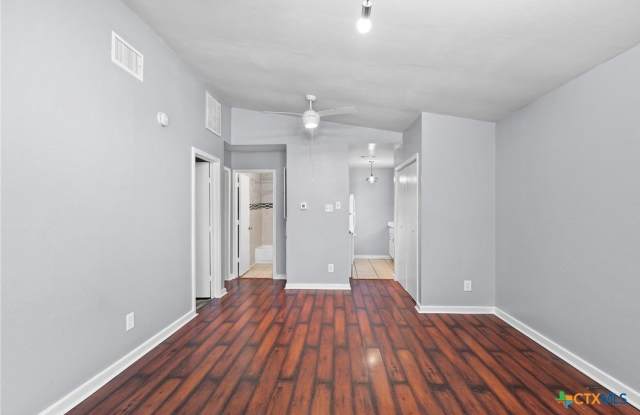 7617 Meador Avenue Gallery 3
