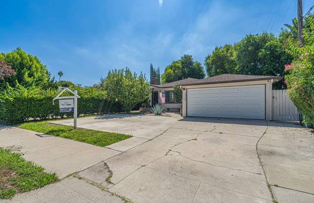 Beautiful Single-Story 4-Bedroom Home with RV Parking in Woodland Hills! Gallery 1