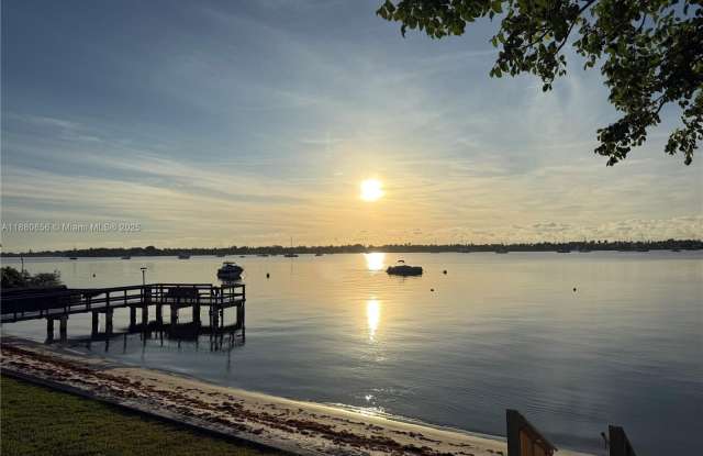 5600 N Flagler Dr photos photos