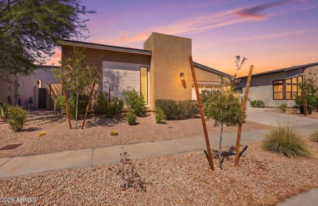 1118 E PASEO Way Gallery 2