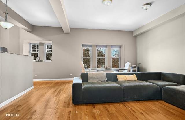 4545 S Drexel Boulevard Gallery 4