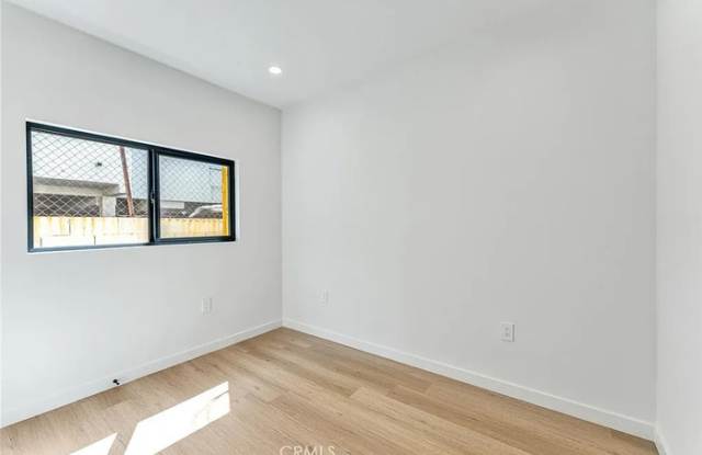 1605 North Kingsley Drive Gallery 3