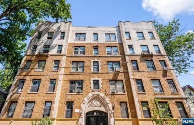 17 Elwood Place 103 - 17 Elwood Place, Newark, NJ 07104
