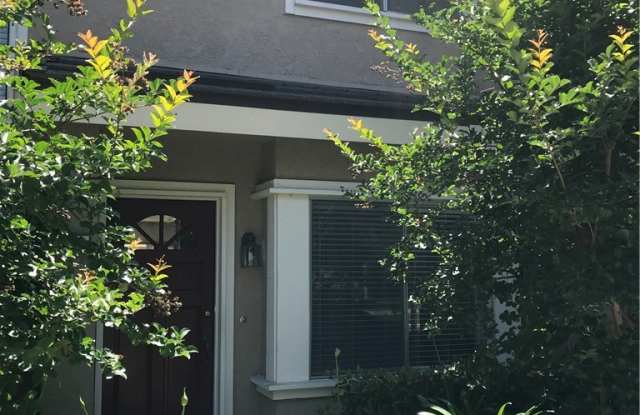 589 Springbrook N Gallery 3