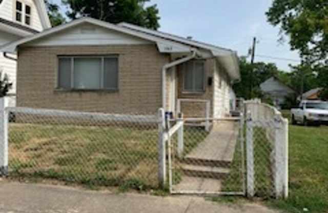 Three Bedroom Home Located Near Burdsal Pkwy and Riverside Dr photos photos