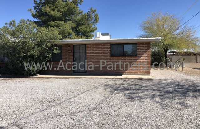 3450 North Geronimo Avenue - 3450 North Geronimo Avenue, Tucson, AZ 85705