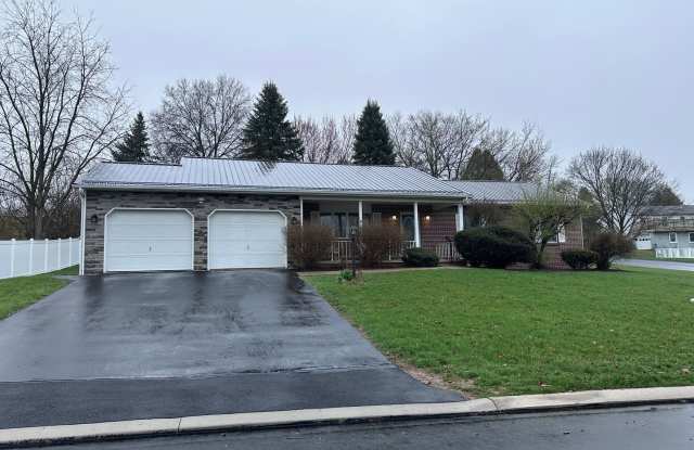 Spacious 3 Bedroom Ranch with finished basement available July! photos photos