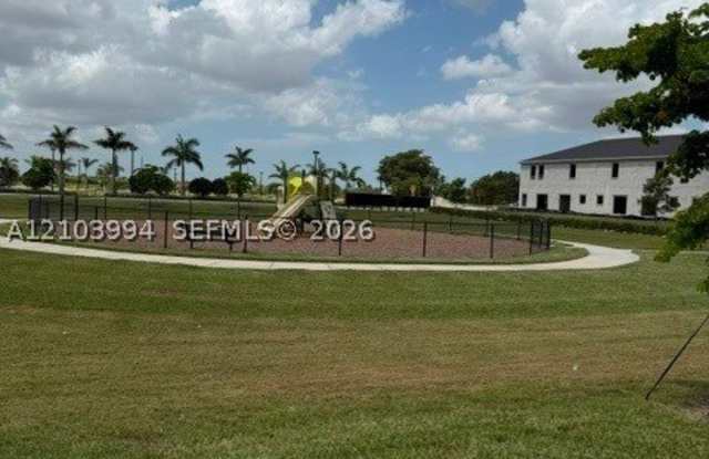 1232 SW 8th Ct Gallery 4
