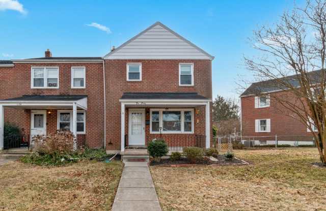 3-bedroom, 1 and half bathroom end-of-group townhome in the quiet Stoneridge neighborhood in Towson photos photos