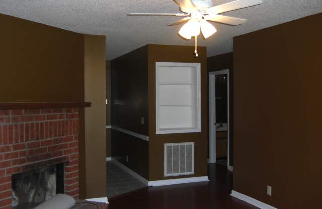 831 Charlie Pl Gallery 2