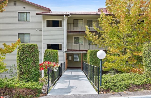 904 East Bay Dr NE Unit B102 - 904 East Bay Drive Northeast, Olympia, WA 98506
