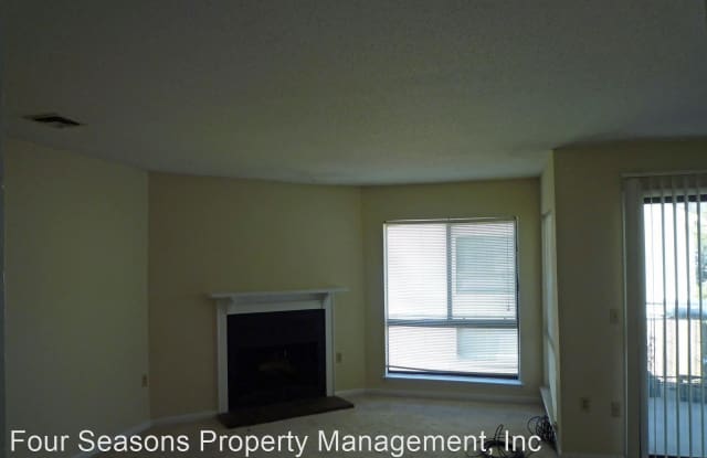 4900-F Spring Lake Drive Gallery 2