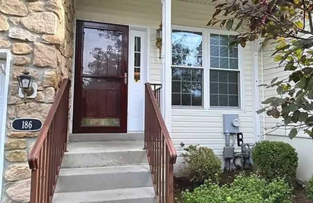 186 BIRCHWOOD Drive Gallery 3