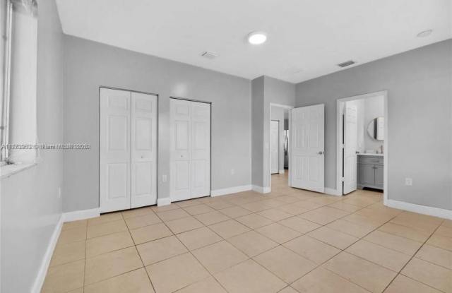 1839 NW 74th Ter Gallery 2