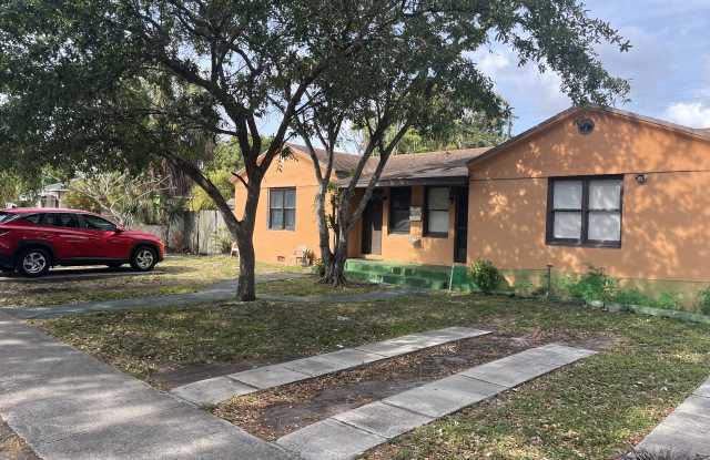 1018 N 17th Ct - 1018 North 17th Court, Hollywood, FL 33020