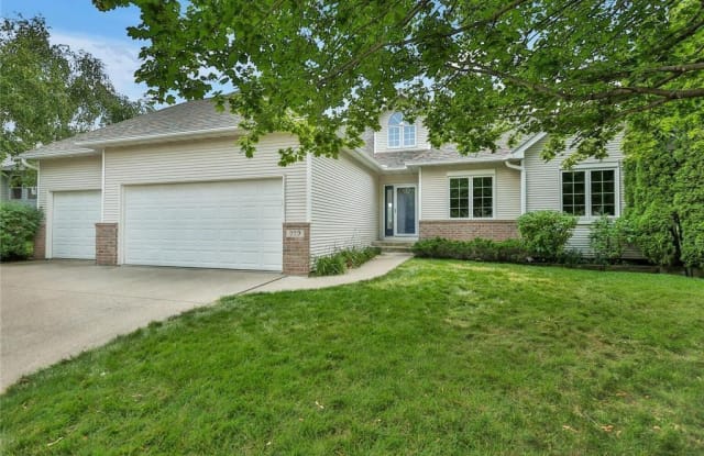 999 Bluff Pass N - 999 Bluff Pass North, Chaska, MN 55318