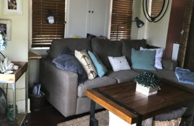 1027 Obispo Ae - 1027 Obispo Avenue, Long Beach, CA 90804