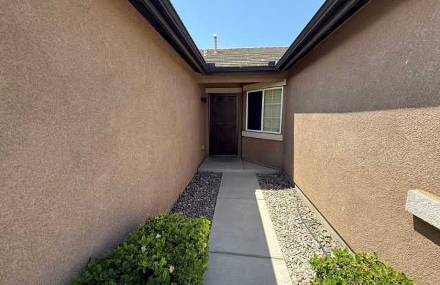 Incredible Rental In the SW! 3bd +2ba with RV parking $2,600 Rent Gallery 3