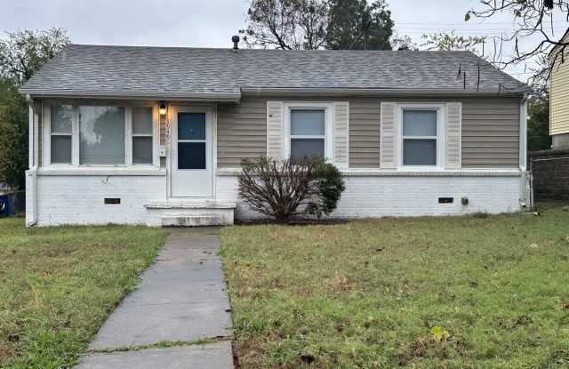 2 bed, 1 bath home in the Carbondale triangle - 1949 West 46th Place, Tulsa, OK 74107