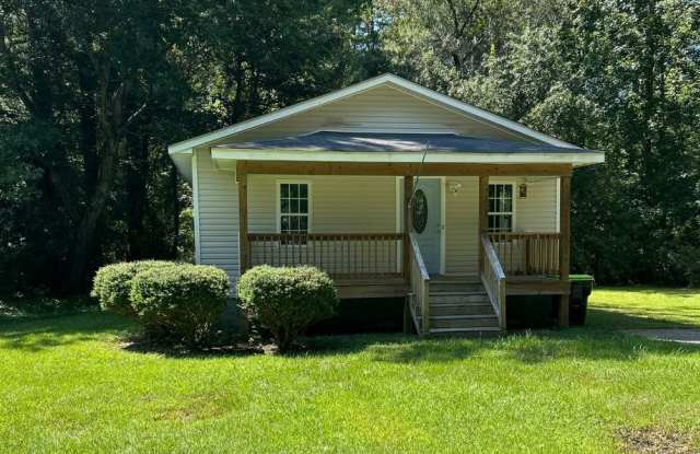 Charming 3 bed, 2 bath home in a great Murrayville location! Gallery 1