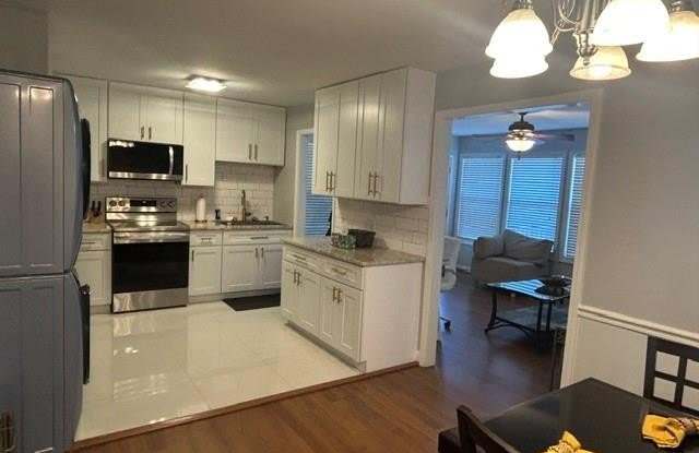 2889 Ashwood Drive Gallery 4