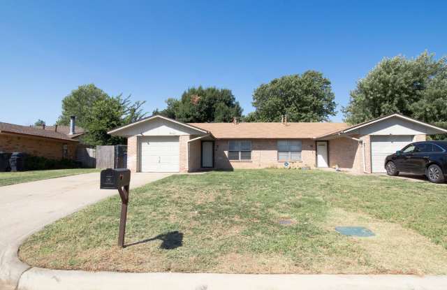 Charming 2 Bed, 1 Bath Duplex – A Place to Call Home! photos photos