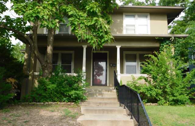 2-bedroom, 1-bathroom Apartment w/ Basement walking distance from Clifton Square! photos photos