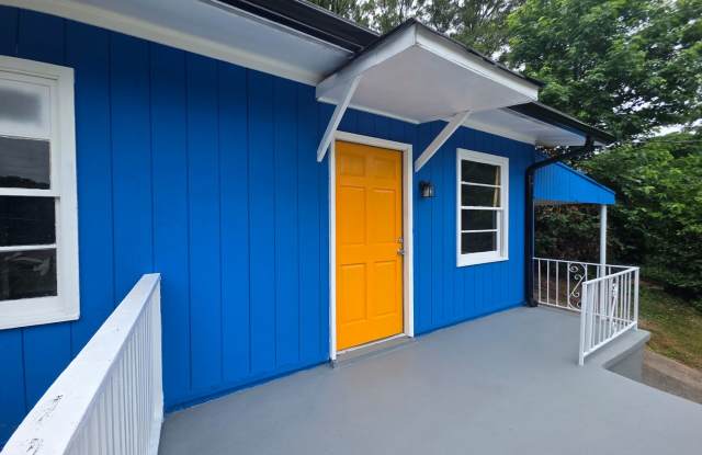Fantastic 3/1 Bungalow Near Langford Park - Housing Vouchers Accepted - $500 toward rent! Gallery 4