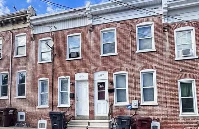 3 Bedroom 1 1/2 bath townhouse Gallery 1