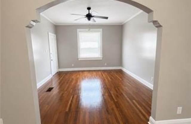 4218 VINCENNES Place Gallery 2