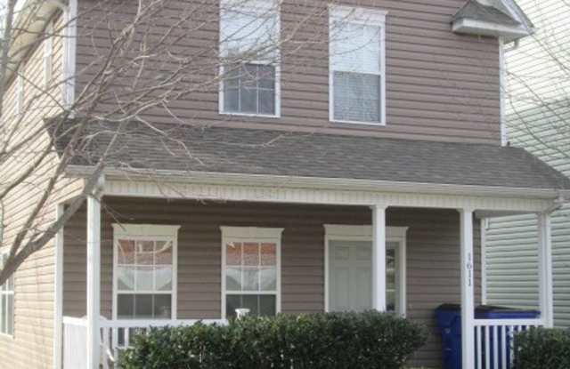 3 Bedroom 2.5 Bath House with 2 Car Garage photos photos
