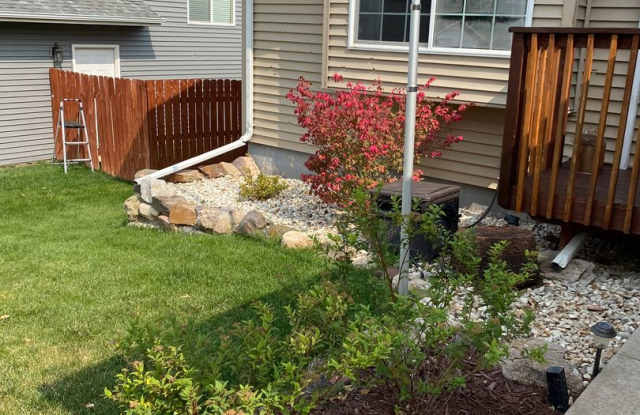 ~ APPLICATIONS PENDING ~ Summerset 5 bed, 3 bath home for rent - 14760 Telluride Street, Summerset, SD 57769