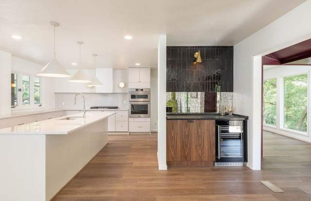 884 N Shrewsbury Lane photos photos